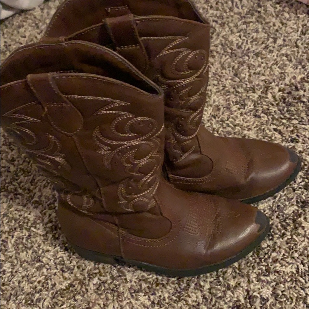 FREE with purchase Girls sz 13 Cowgirl boots